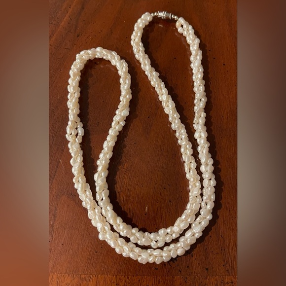 PRETTY! VINTAGE 26” LONG FRESHWATER SEED PEARL NECKLACE W/ SILVER BARREL CLASP - Picture 6 of 7